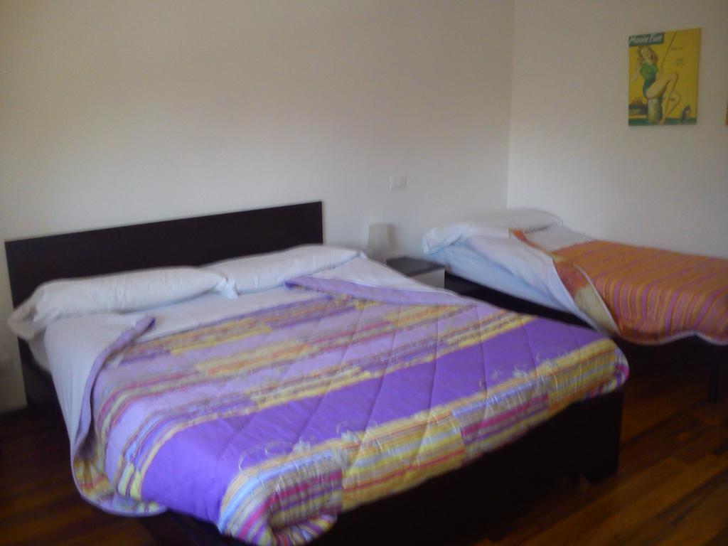 Casa Vacanza Holiday Villa Pieris Bagian luar foto