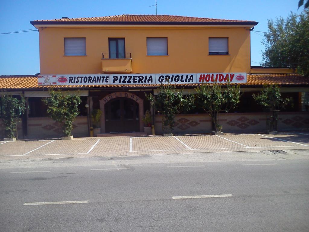 Casa Vacanza Holiday Villa Pieris Bagian luar foto
