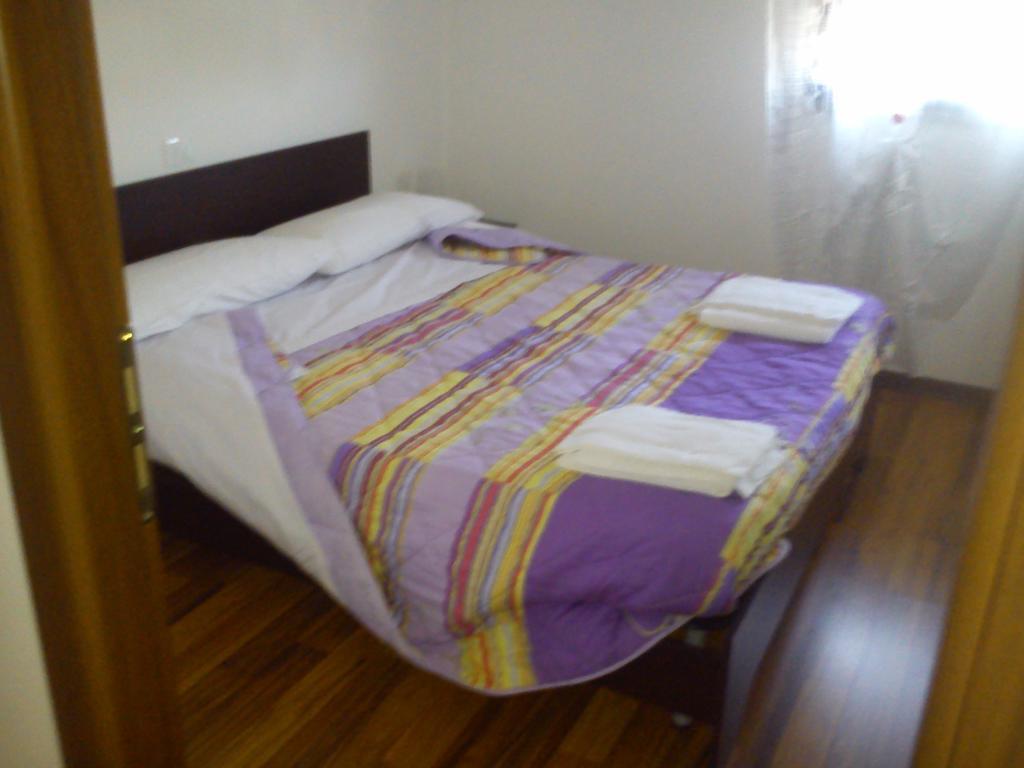 Casa Vacanza Holiday Villa Pieris Bagian luar foto