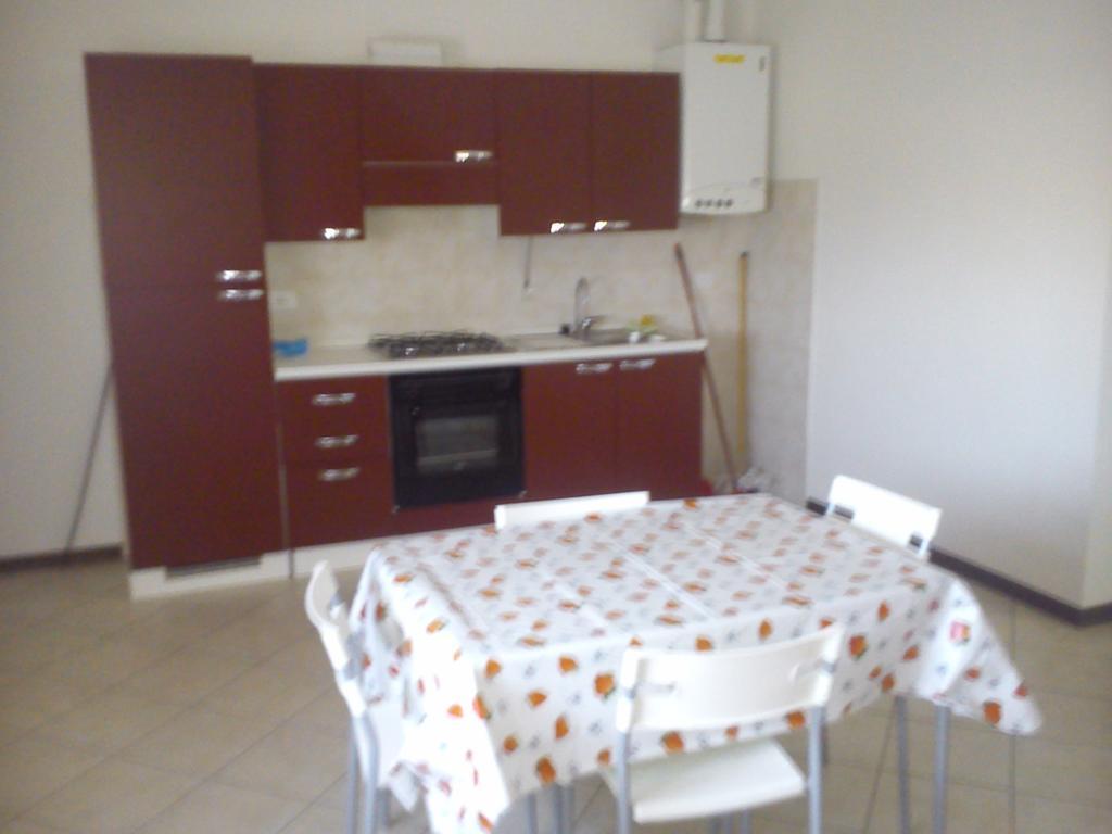Casa Vacanza Holiday Villa Pieris Bagian luar foto
